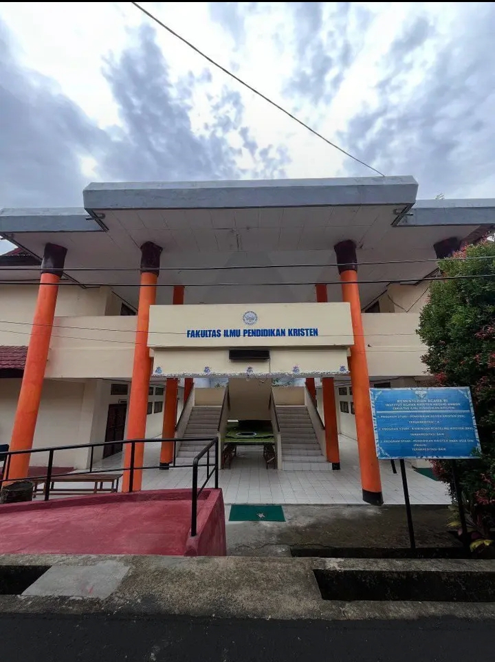 Dr. Onisimus Amtu, M.Pd